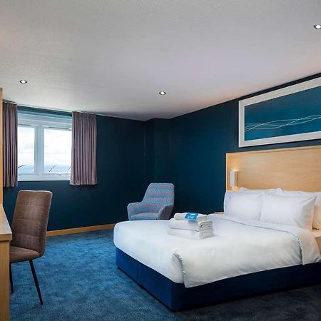 Travelodge Reading Whitley Стая снимка