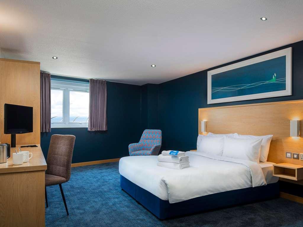 Travelodge Reading Whitley Стая снимка