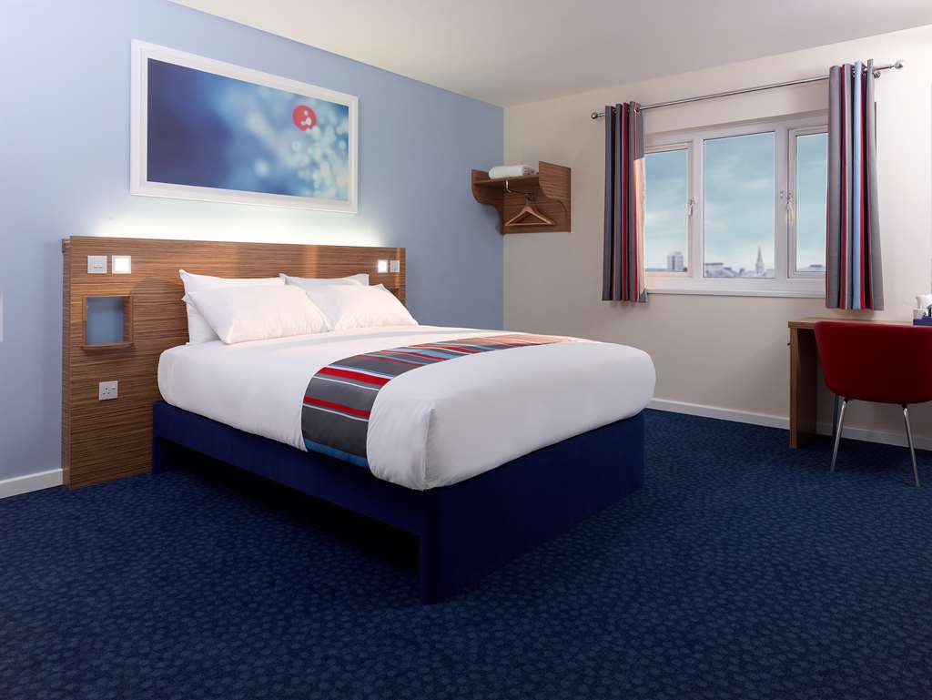 Travelodge Reading Whitley Стая снимка