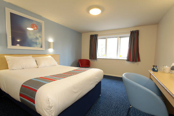 Travelodge Reading Whitley Стая снимка