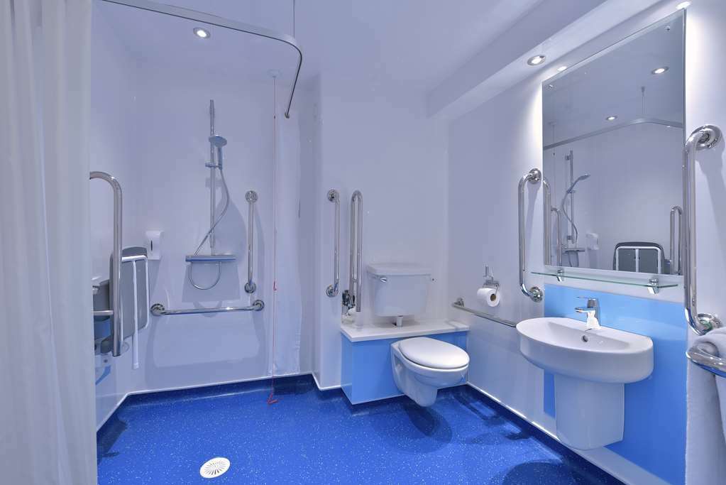 Travelodge Reading Whitley Стая снимка