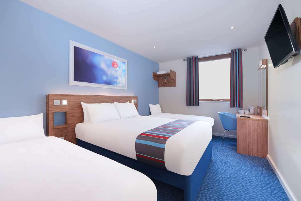 Travelodge Reading Whitley Стая снимка